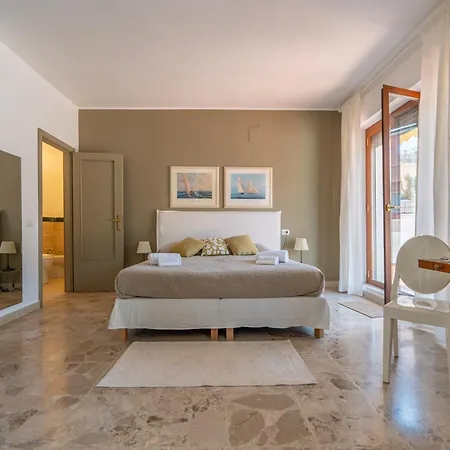 Molo Angioino Appartement *